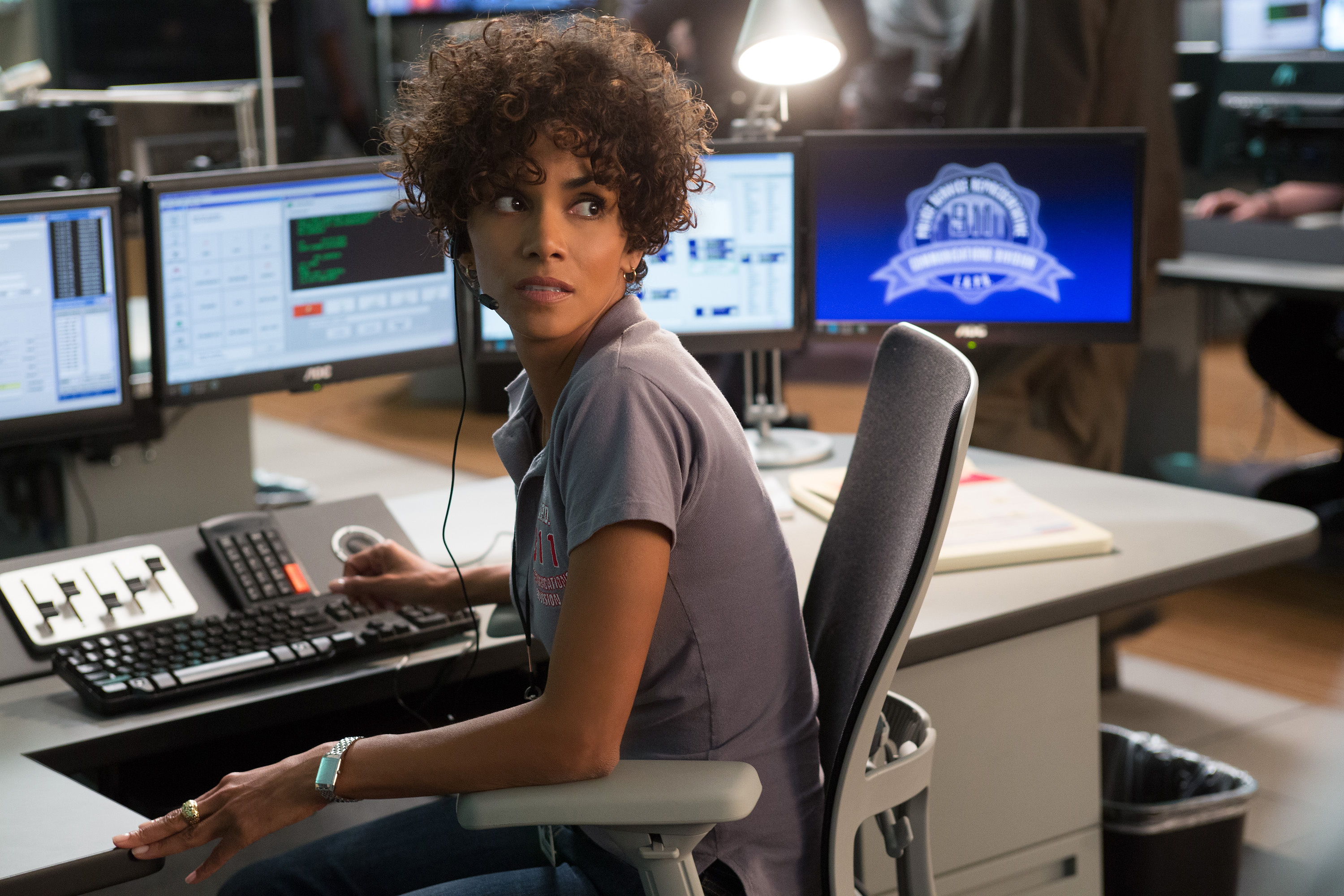 Jordan Turner (Halle Berry) takes a 9-1-1 call from kidnap victim Casey Welson (Abigail Breslin). Photo courtesy Sony Pictures