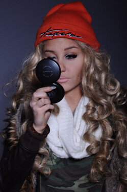 Amanda Bynes unveiled her new look March 9 in a Twitpic. (Amanda Bynes/Twitter)