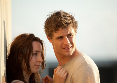 Saoirse Ronan and Max Irons in The Host