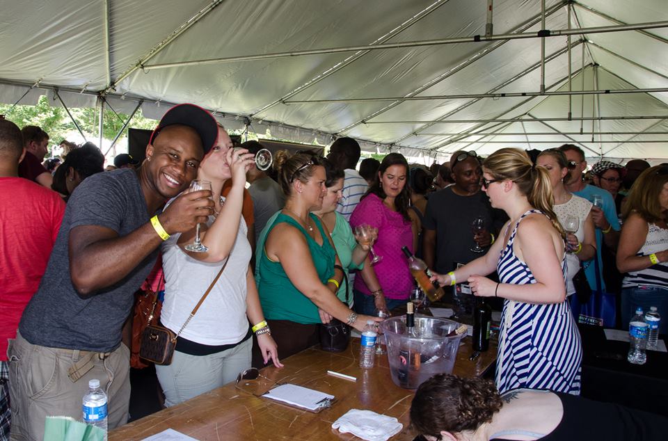 People at the 2nd annual Arlington Food & Wine Festival crowd the wine tent to sample Virginia wines. (Photo courtesy Arlington Food & Wine Festival)