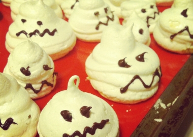 Scary, delicious meringue ghosts. (Photo: Kristy McCarron/DC on Heels)