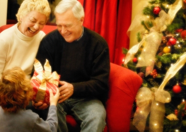 The holidays, when you are with elderly relatives you don't often see, is a good time to look for changes in their health. (Photo: Huffington Post)