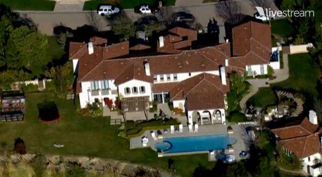 Sheriff's cars parked outside Bieber's house outside Los Angeles. (Photo: CBS Los Angeles)