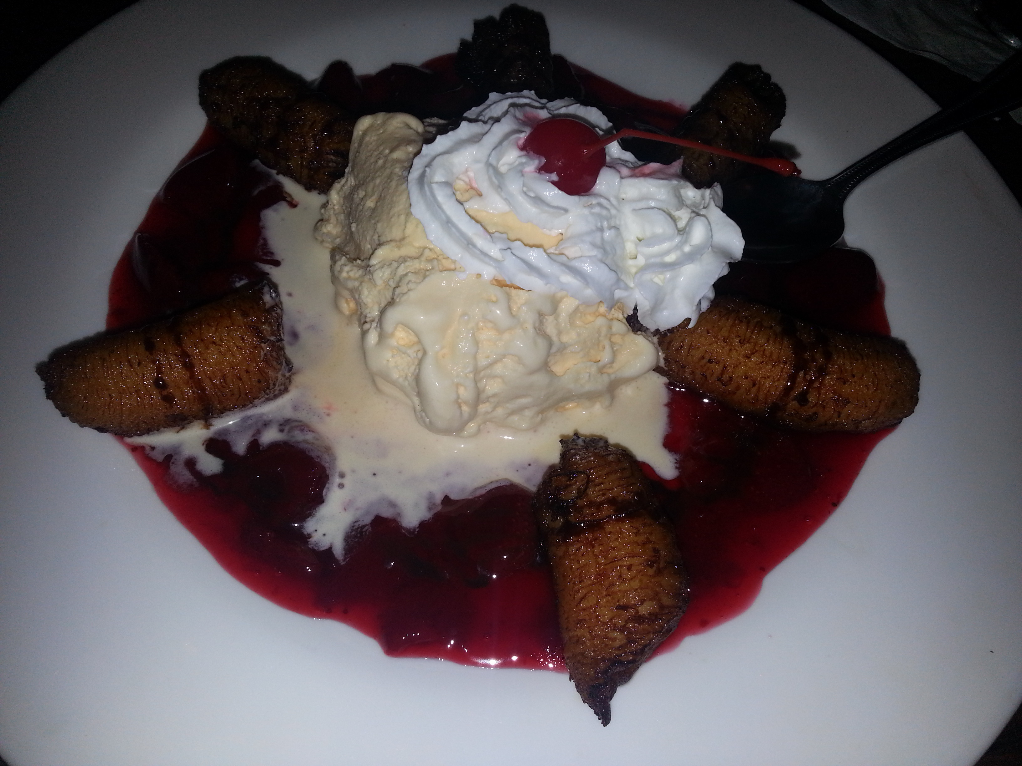 Fried bananas with strawberry sauce, vanilla ice cream and chocolate drizzle. (Photo: Mark Heckathorn/DC on Heels)
