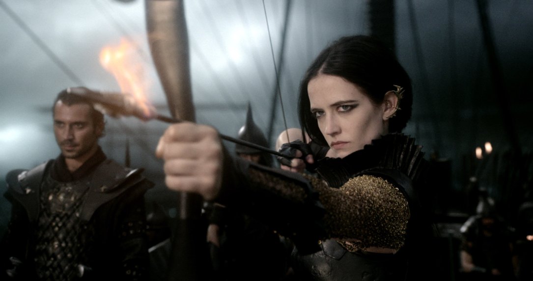 Eva Green plays Artemesia in 300: Rise of an Empire (Photo: Warner Bros. Pictures)