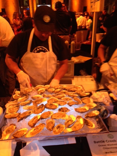 Oysters aplenty courtesy of Hank's Oyster Bar. (Photo: Richard Barry/DC on Heels)