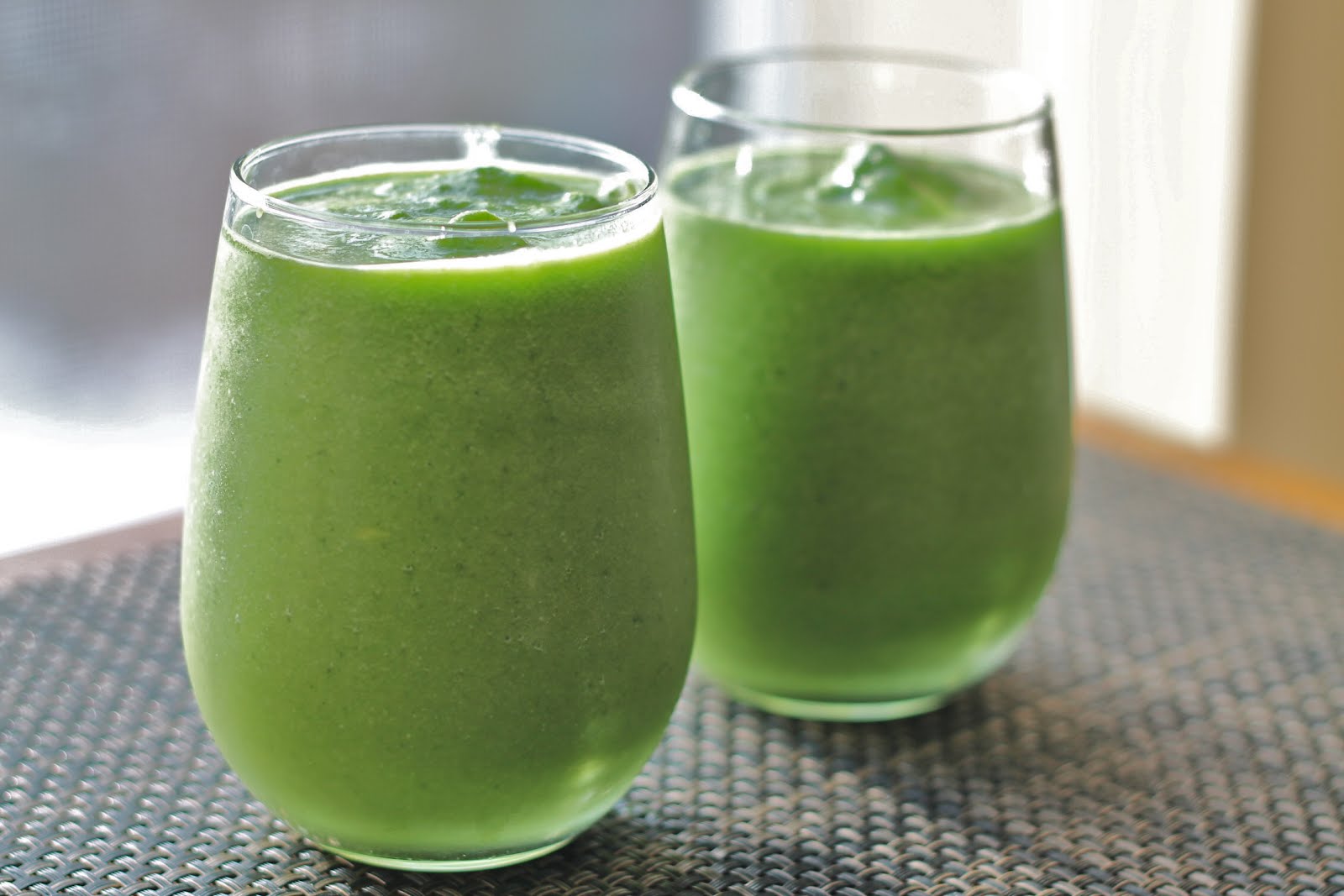 The first step in getting rid of cellulite: a green smoothie (Photo: Food Matters)