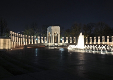 Night time monument strolls make for a romantic evening. (Photo: John Drew/Professional Image LLC)