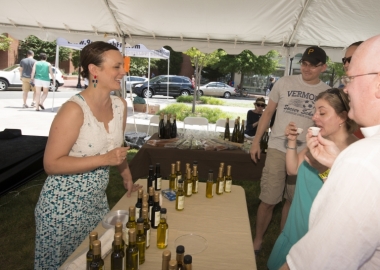 Taste food from local restaurants and sample wines from Virginia wineries at Alexandria's Food & Wine Festival. (Photo: Alexandria's Food & Wine Festival)