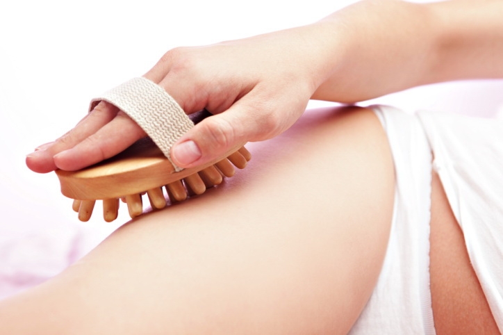Try massage and dry brushing to reduce cellulite (Photo: Loseyourweightfast)