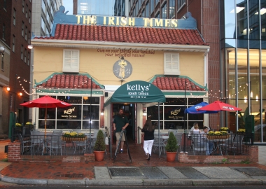 Kelly's Irish Times is surrounded by government and high-rise office buildings. (Photo: Mark Heckathorn/DC on Heels)