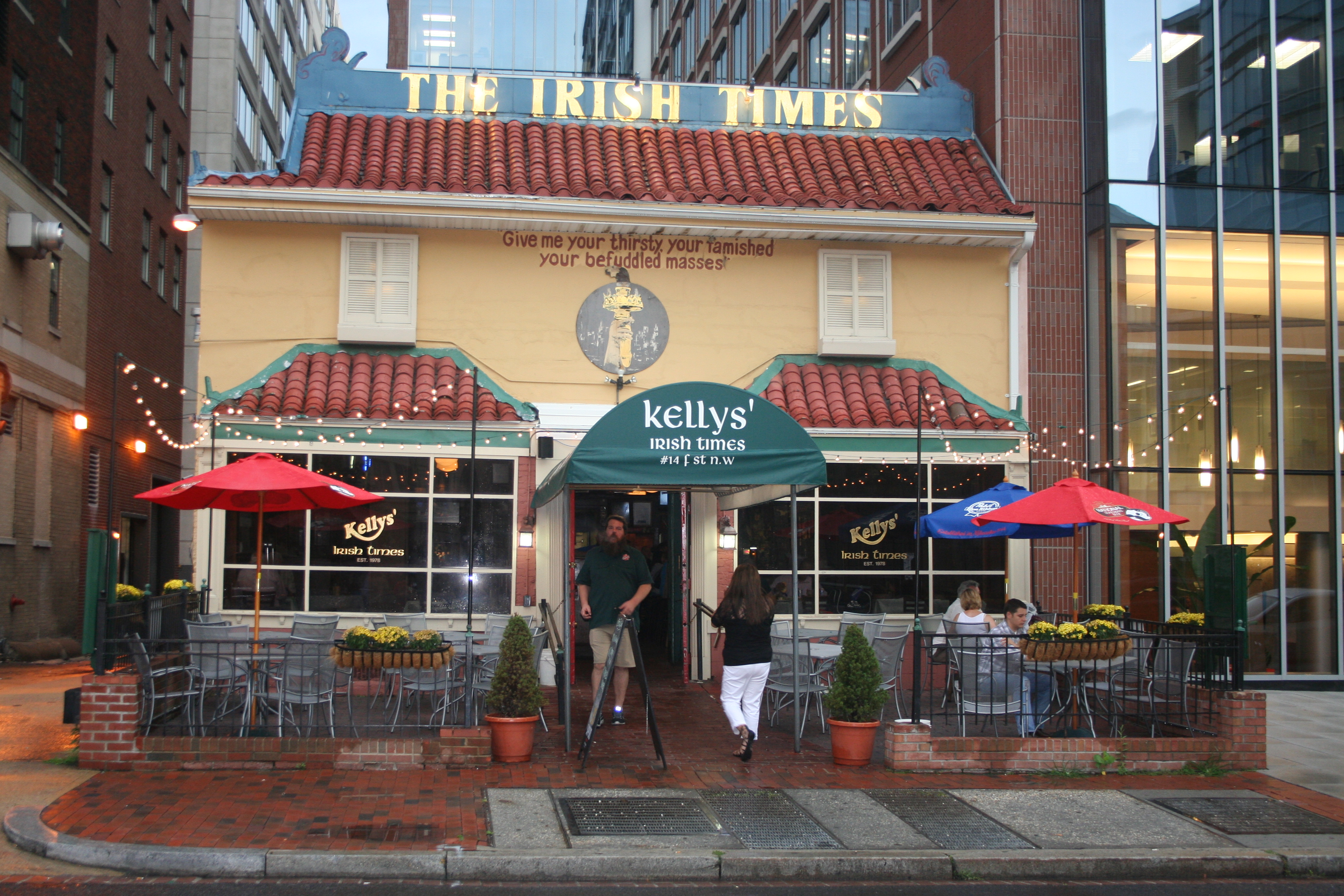 Kelly's Irish Times is surrounded by government and high-rise office buildings. (Photo: Mark Heckathorn/DC on Heels)