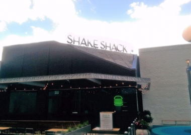 Shake Shack will open Monday at the Plaza at Tysons Corner Center. (Photo: Burger Days)