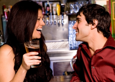 So many motives to flirt, so little time. (Photo: www.mensbestdatingtips.com)