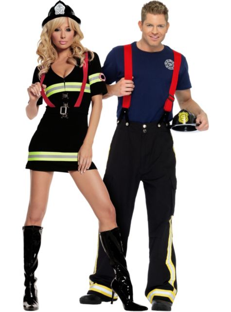 You won't see this couple at the party for very long. (Photo: partycity.com)