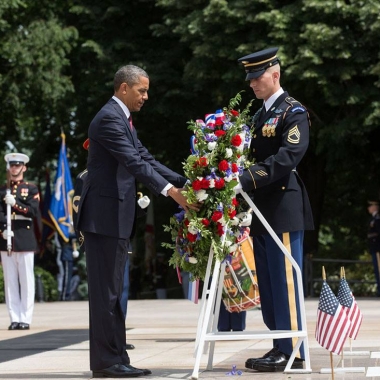 Preisdent Obama lays a wreath at the Tomb of the Unknown Soldier during the 2014 Memorial Day ceremony. (Photo: Lawrence Jackson/White House)