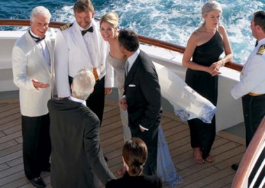 Formal wear is usually required for the Captain's Dinner. (Photo: Fodors)