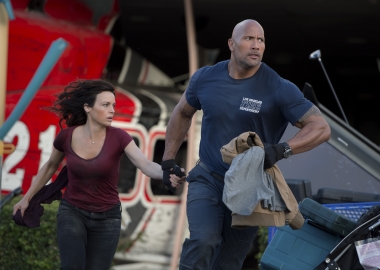 Carla Gugino (l to r) as Emma and Dwayne Johnson as Ray in 