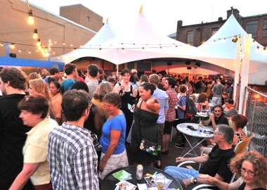 Visitors to last year's Capital Fringe festival socialize between shows. (Photo: Capital Fringe)