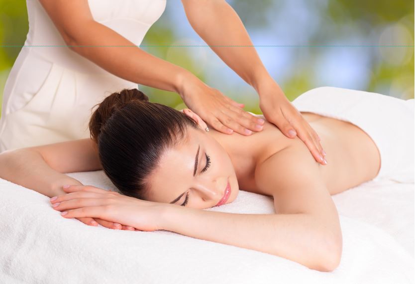 A full body massage can help reduce cellulite and improve your skin's tone and texture. (Photo: Shutterstock)