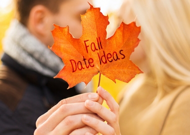 There so many dates options in the fall. (Photo: collegecandy.com)