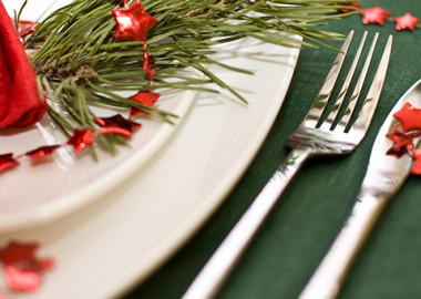 With food everywhere you look, difficult relatives and pressure to create perfect memories, the holidays can be a tough time for those who struggle with eating disorders. (Photo: Dmitrly Kogan/Thinkstock)