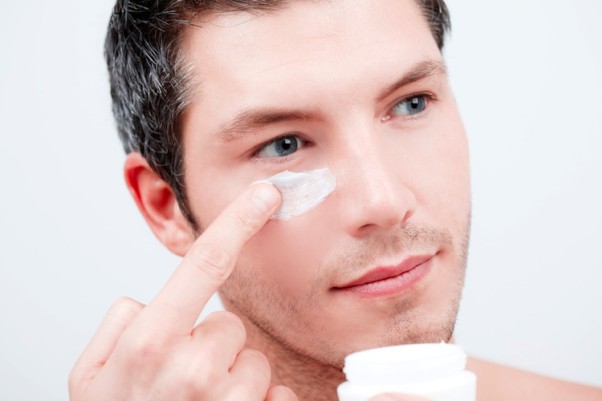 Men who use facial products to prevent aging can minimize the looks of wrinkles. (Photo: Dreamstime)