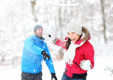Tons of snow means tons of fun with your significant other. (Photo: Shutterstock)