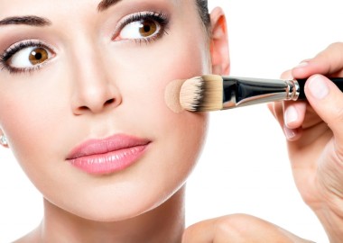 You need to find a foundation that works with your skin, not against it, in the dry winter months. (Photo: Deposit Photos)