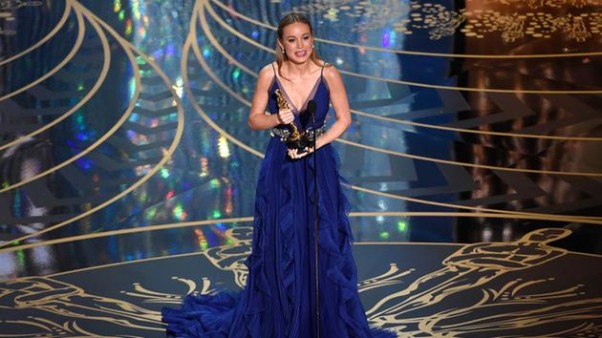 Brie Larson accepts her best actress Oscar for her role in <em>Room</em>. (Photo: Chris Pizzello/Invision/AP)