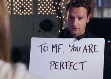 Compliments are cheap, but rich in love. (Photo: Universal Studios)