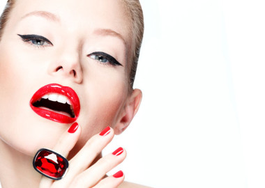 Red looks good on anyone - it's all about finding the right shade. (Photo: berryduchess.com)