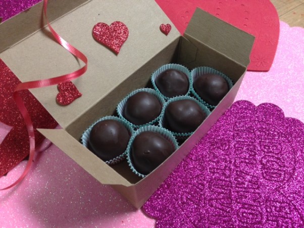 Give your sweetheart a six pack of Sticky Fingers's smackers, peanut butter mixed with toasted cake and cookie crumbs, dipped in dark chocolate. (Photo: Sticky Fingers)