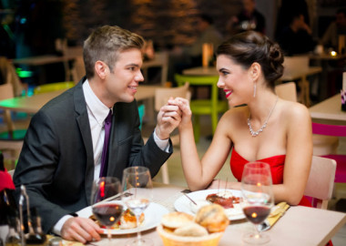 Many area restaurants are offering Valentine's Day specials. (Photo; Thinkstock)