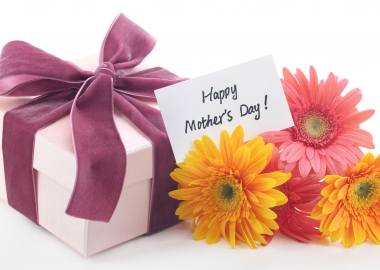 There are plenty of last-minute gifts you can grab your mom for a perfect mother's day gift. (Photo: girlwhothinks.com)