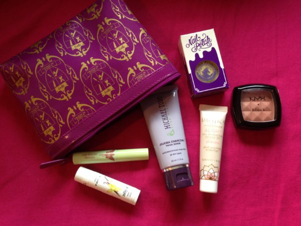 Subscription beauty boxes like Ipsy are a great gift. (Photo: kristinahorner.com)