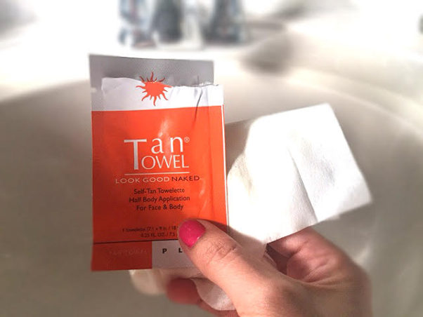 The fact that Tan Towel sunless tanner is in a towelette makes for a mess-free tan. (Photo: Carizza Rosalez for DC on Heels)