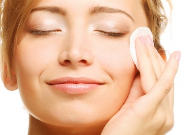 Using a toner is essential to your makeup routine. (Photo: Getty Images)