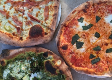 The restaurant will serve the same 12-inch 12-inch “Neapolitan-ish” pies the mobile oven does. (Photo: Timber Pizza/Facebook)