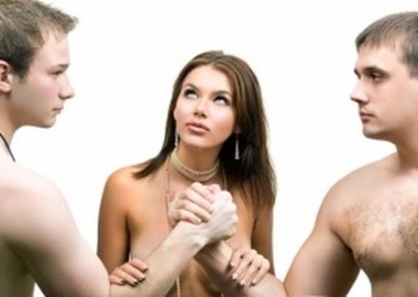 How do you choose when you love two people? (Photo: Deposit Photo)