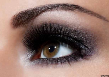 You can pull off the perfect smokey eye by feeling it fits your sense of style. (Photo: Getty Images)