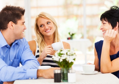 Did you pick up your mom's dating style? (Photo: lovepanky.com)