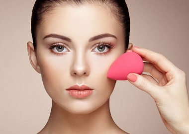 The Beauty Blender can be used to apply makeup, eye serums and night creams. (Photo: Fashion101)