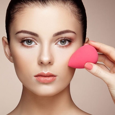 The Beauty Blender can be used to apply makeup, eye serums and night creams. (Photo: Fashion101)