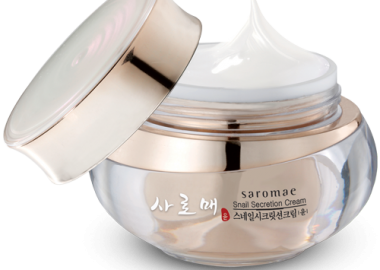 SMD Cosmetics' Saraome Snail Secretion Serum goes on light and fast, but is very slimey inside its container. (Photo: SMD Cosmetics)