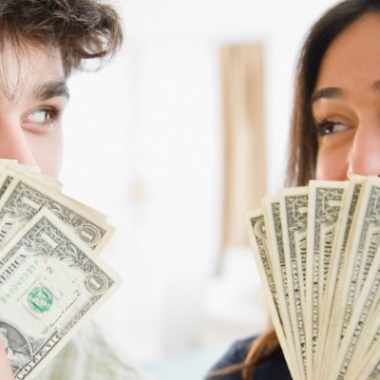Talk money to see if you are financially compatible. (Photo: Getty Images)