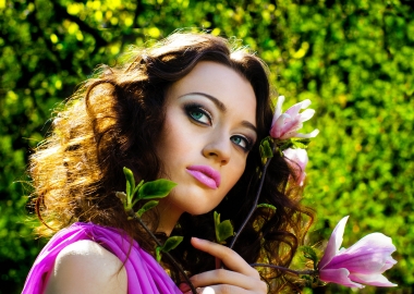 The prettiest colors for your lips this spring match the budding flowers from lilacs to dark purples. (Photo: Shutterstock)