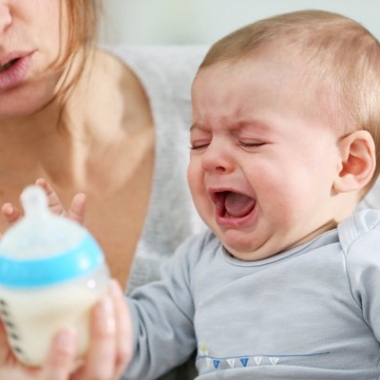 A mother's happiness in her relationship and with social support may affect a baby's fussiness. (Photo: Shutterstock)