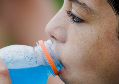 Doctors warn that unless you are exercising intensely for 45 minutes or more, water is better than sports drinks for rehydration. (Photo: Thinkstock)
