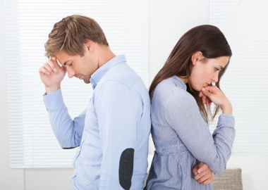 Doubt creeps up in every relationship. It is how you deal with it that determines your relationship's fate. (Photo: 123rf)
